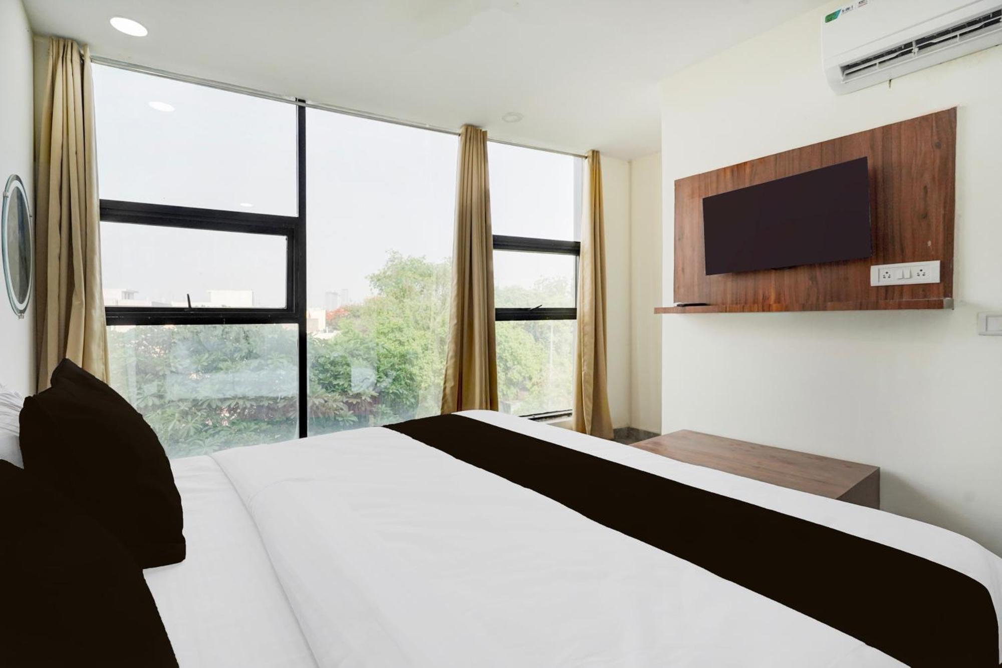 Hotel O Indirapuram Grand Ghaziabad Exterior foto