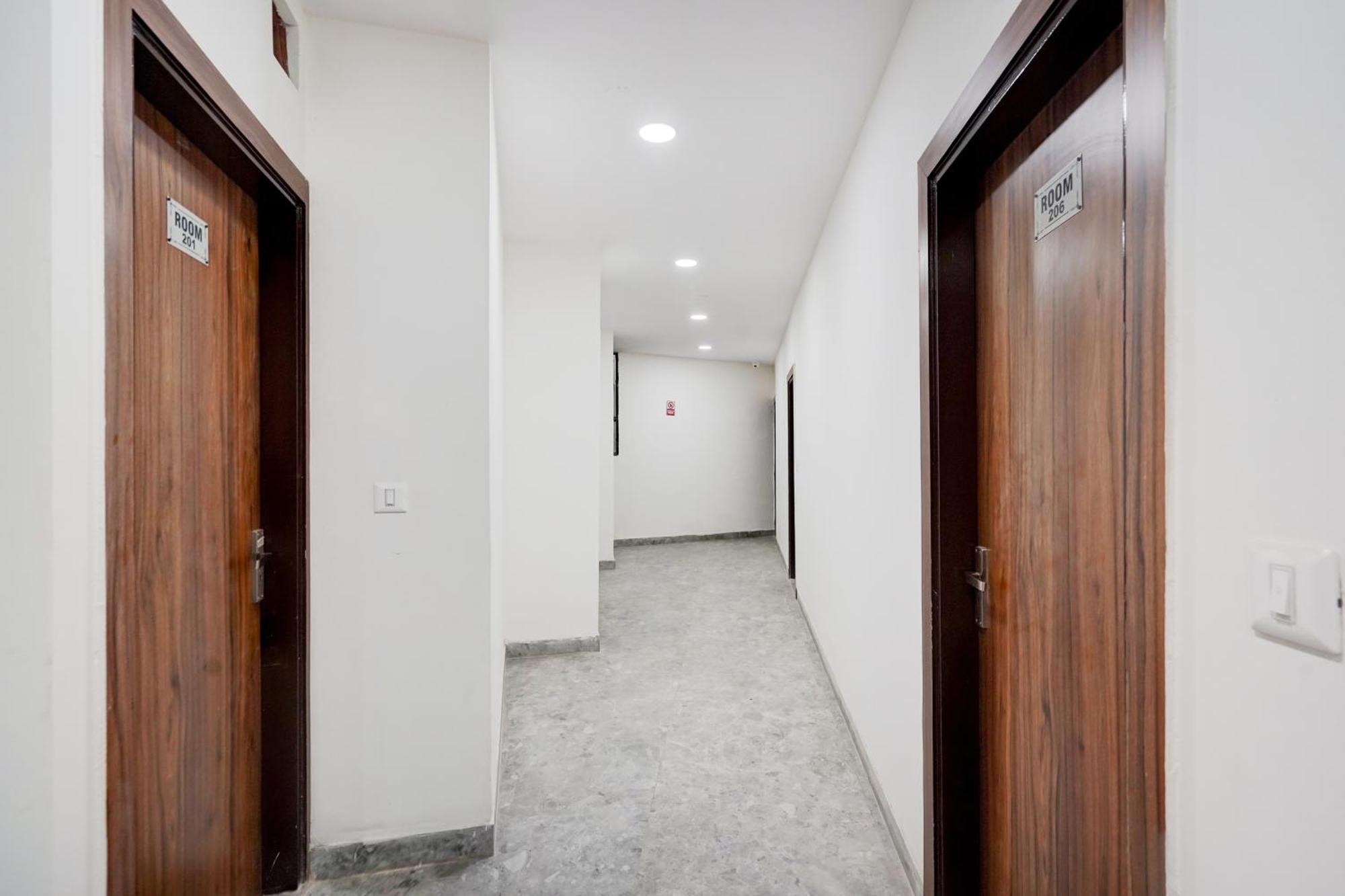 Hotel O Indirapuram Grand Ghaziabad Exterior foto